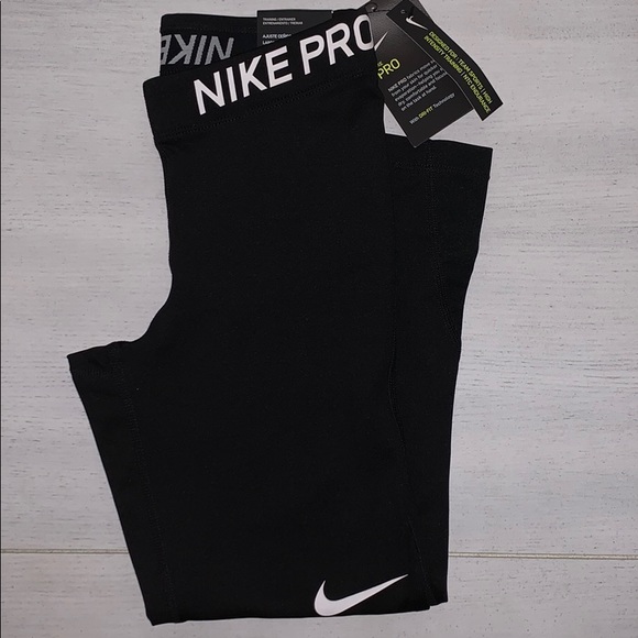 Nike Pants - NWT nike pro crop leggings